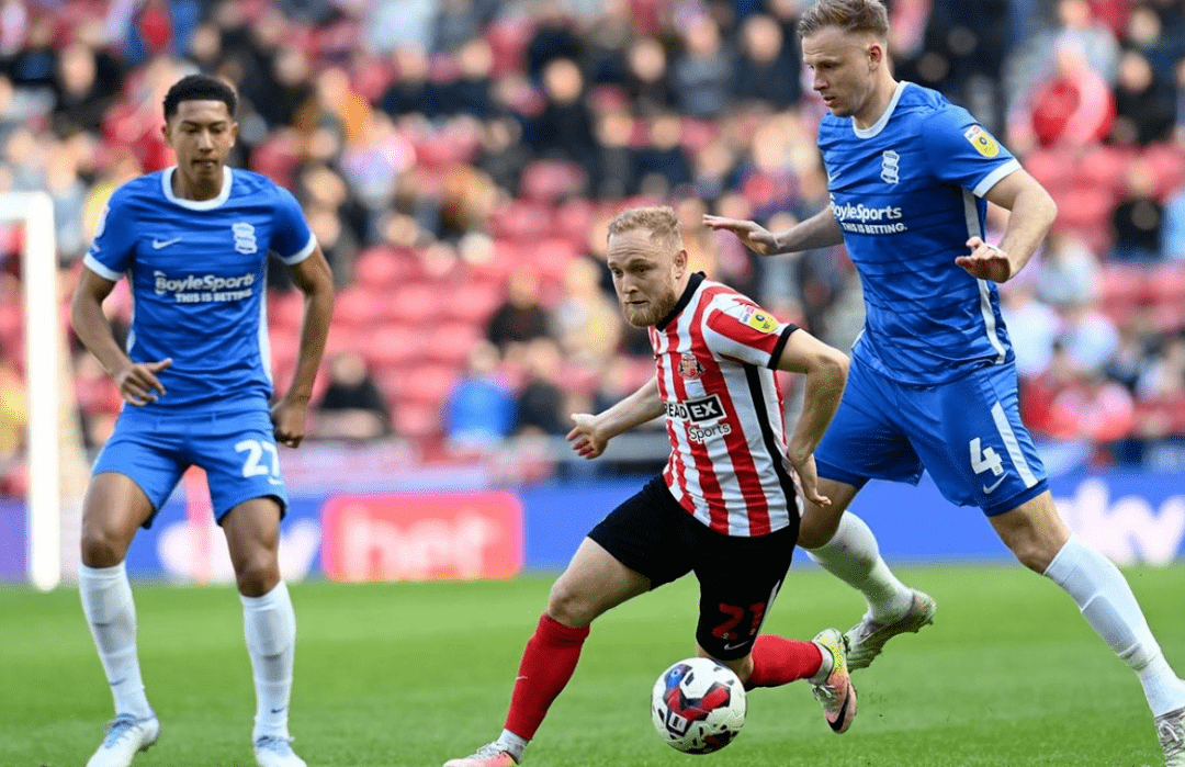 江南体育APP-雷恩蒂主场被都灵击溃，保级压力增大(斯蒂卡红黑碳王和45)